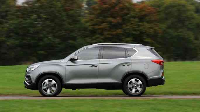 ssangyong-rexton-new-side